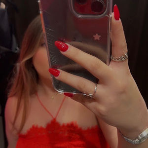 Meet your Posher, Roxanna